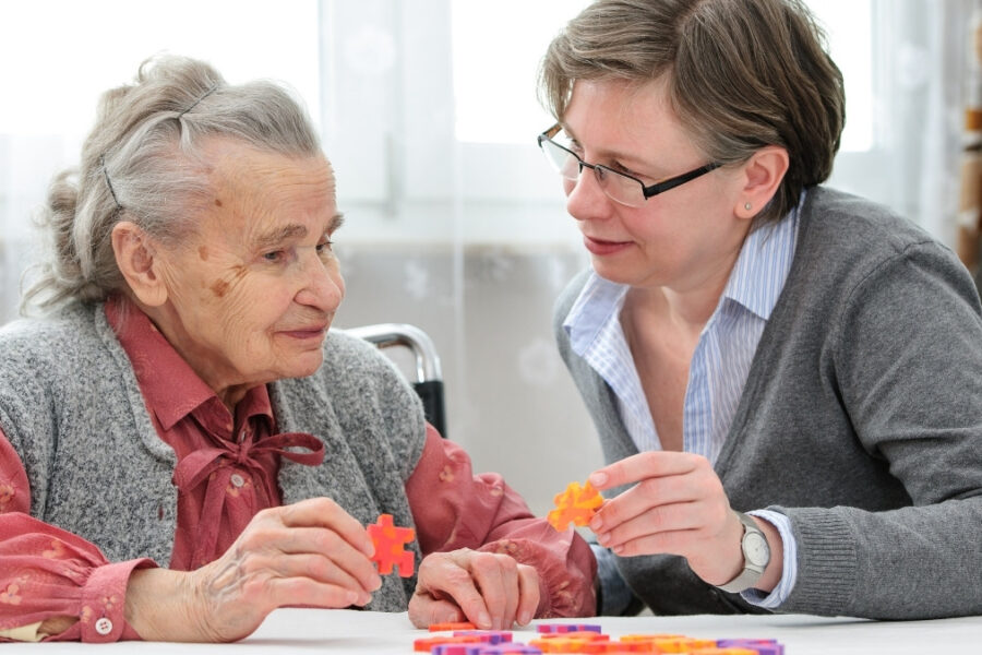 How Adult Daycare Supports Families Caring for Seniors with Dementia